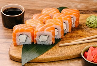 Где заказать суши в Кирове и выбрать вкусные роллы с быстрой доставкой?