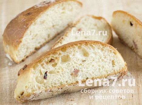 Бриошь с луком и беконом