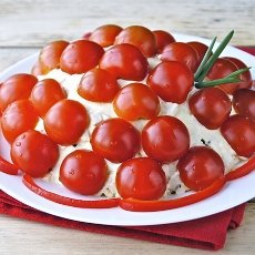 Салат «Красная шапочка» с помидорами и курицей: рецепты