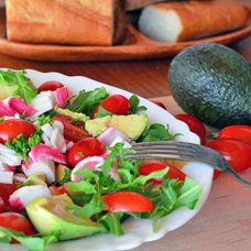 Салат с авокадо и крабовыми палочками: рецепты