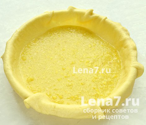 1/2 лимонной смеси, вылитая в форму