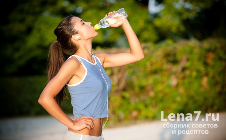 Нужно ли пить воду во время занятий спортом?