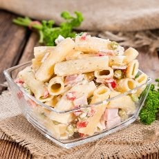 Итальянский салат с макаронами и ветчиной: рецепт