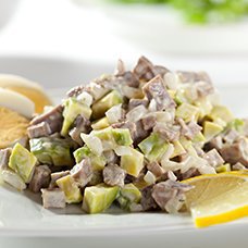Салат «Обжорка» с говядиной: рецепты