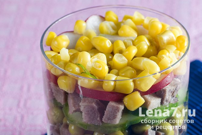 Салат с языком, огурцом, редисом и кукурузой