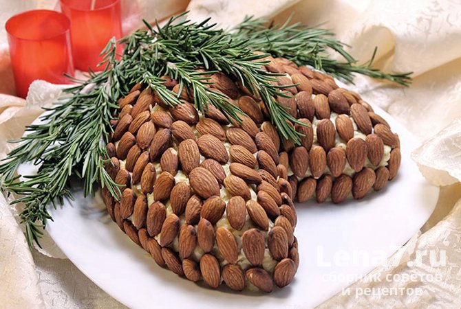 Салат «Шишки» с орехами и маринованным луком