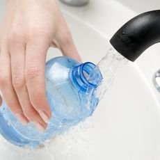 Как правильно хранить воду