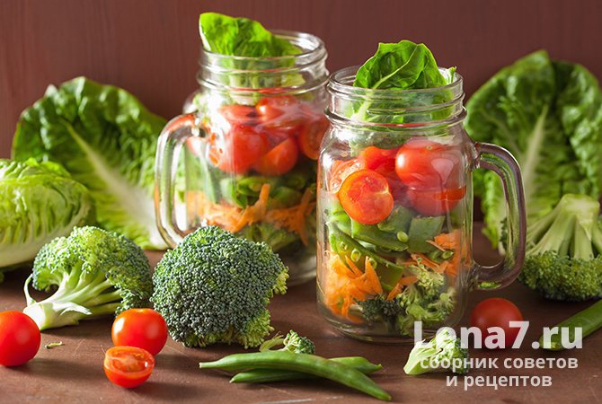 Для приготовления зимних салатов используют различные комбинации овощей