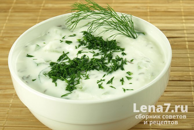 Заправка для греческого салата с йогуртом и зеленью